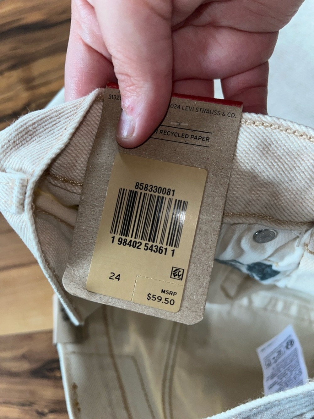 NWT Levi’s 501 Mid-Thigh High Waist Shorts - Picture 4 of 6